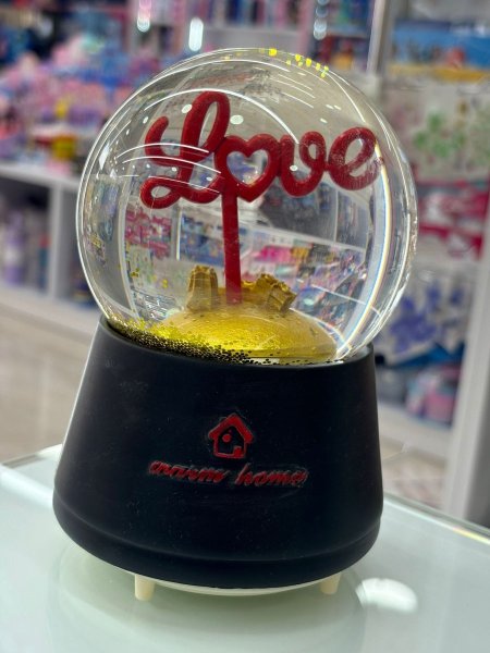 بلورة حجم كبير-Love
