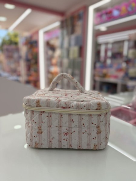 شنطة مكياج حجم كبير